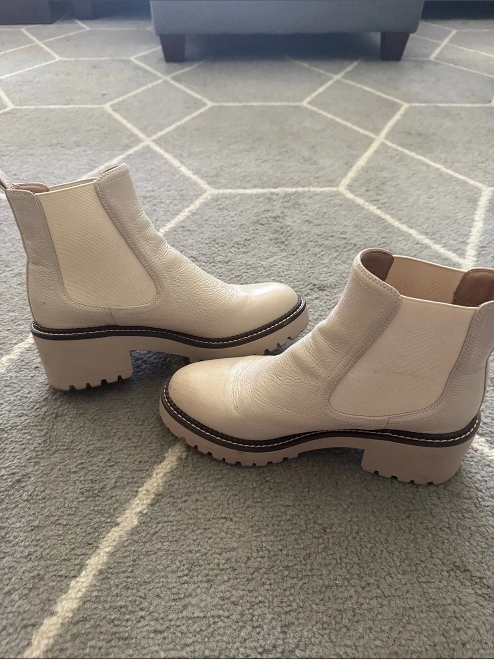 Nordstrom Cream Chunky Chelsea Boots Water Resistant - Women’s Size 10